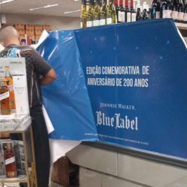 Aplicação de material POP DIAGEO