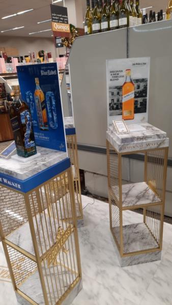 Aplicação de material POP DIAGEO